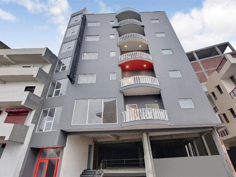 Townhouse Sector 49 Near Logix City Centre Noida Exterior foto