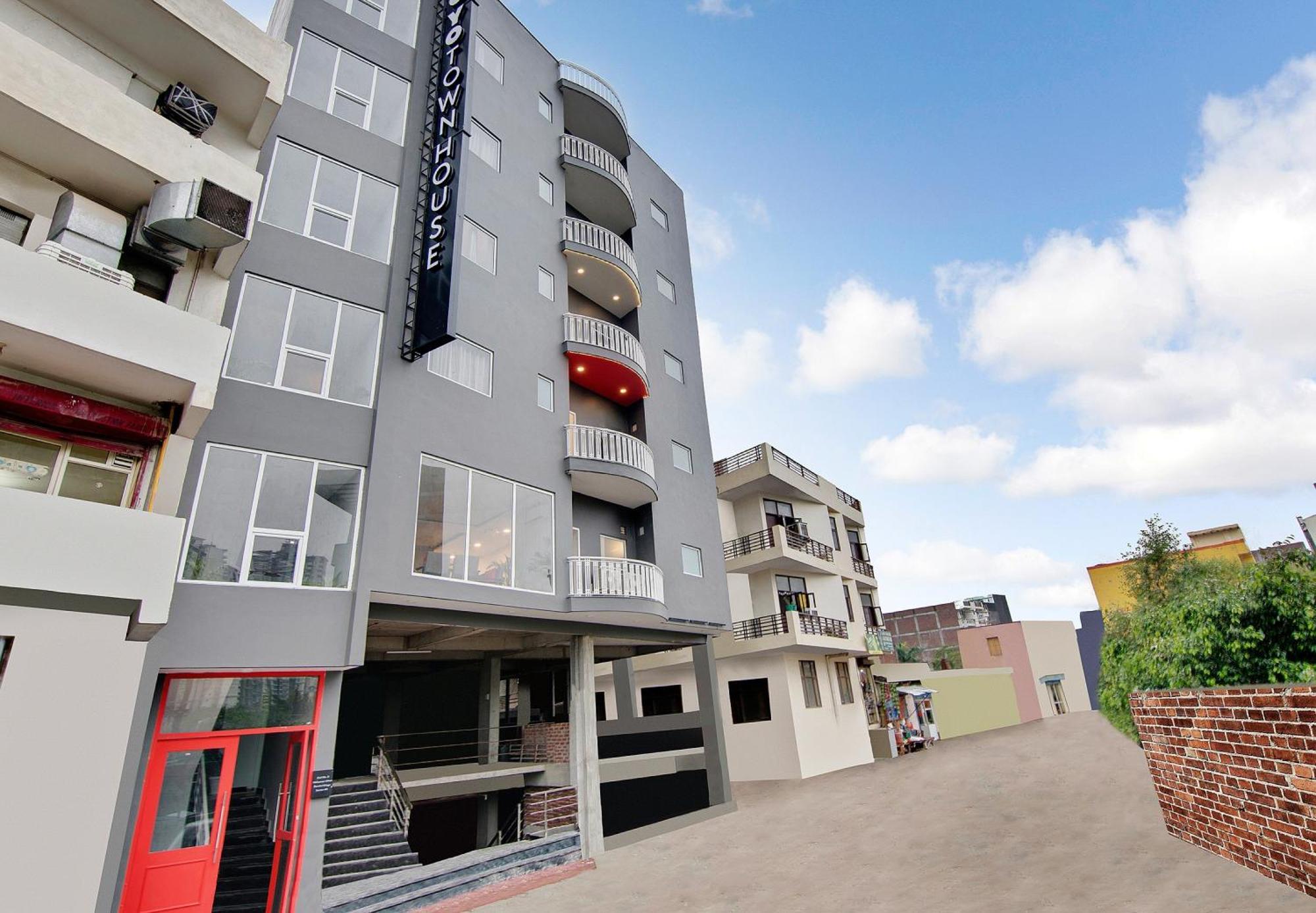 Townhouse Sector 49 Near Logix City Centre Noida Exterior foto