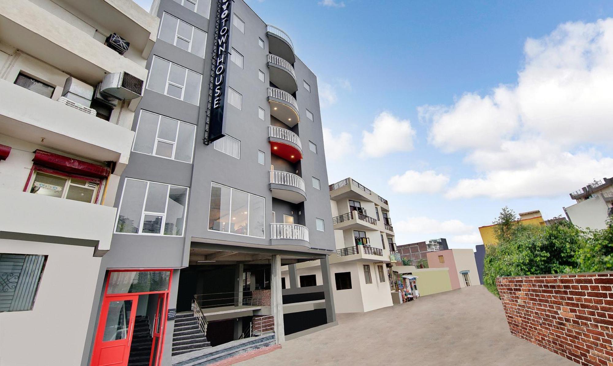 Townhouse Sector 49 Near Logix City Centre Noida Exterior foto